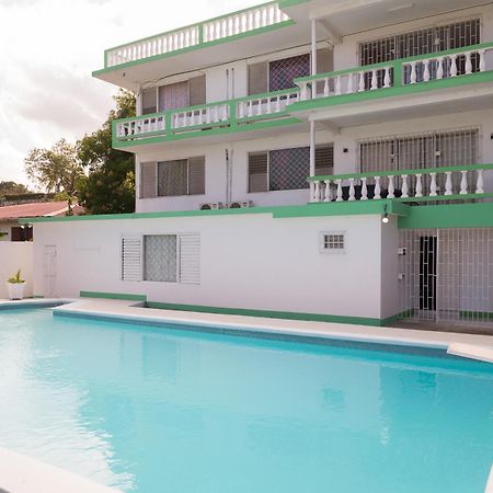 Villa Donna Inn Teluk Montego Bagian luar foto