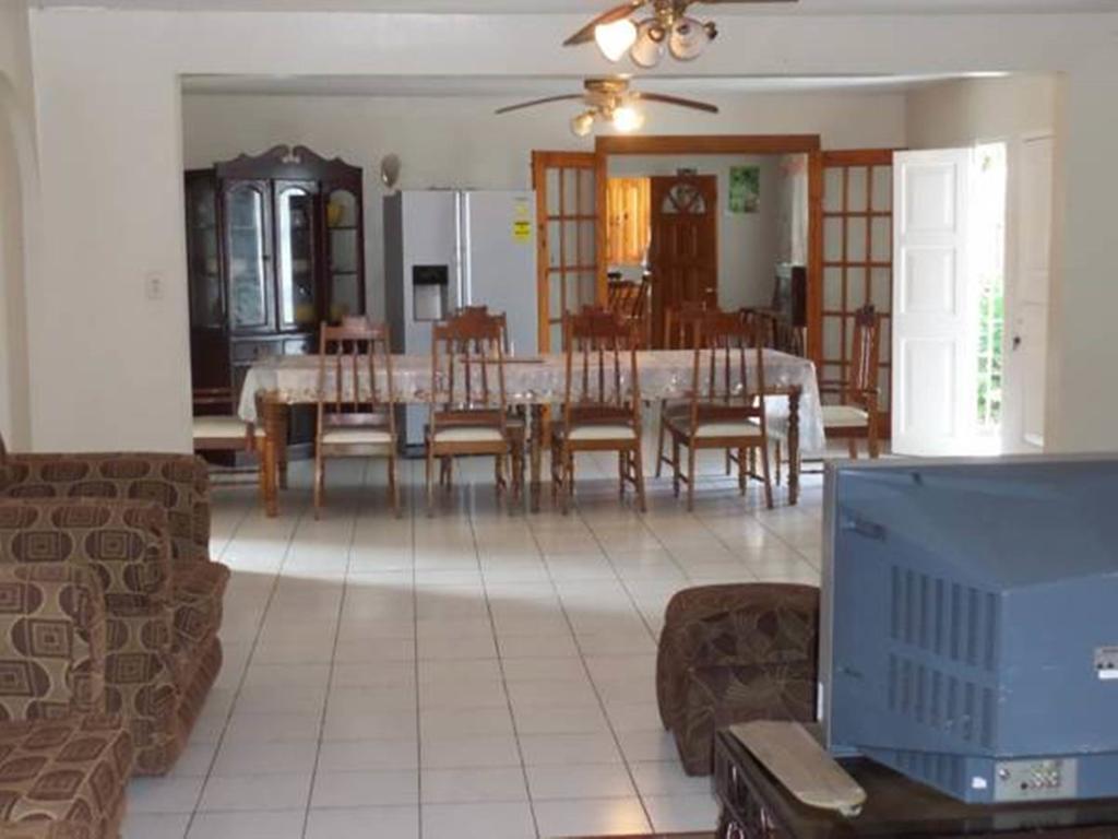 Villa Donna Inn Teluk Montego Bagian luar foto